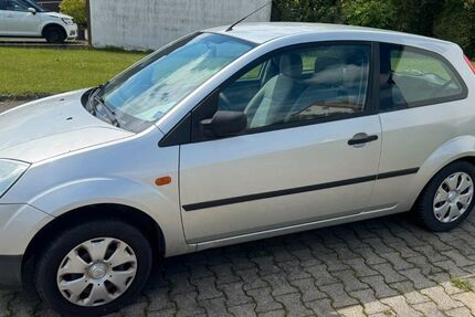 Ford Fiesta 154.000 km 750 &euro; Lippetal 59510