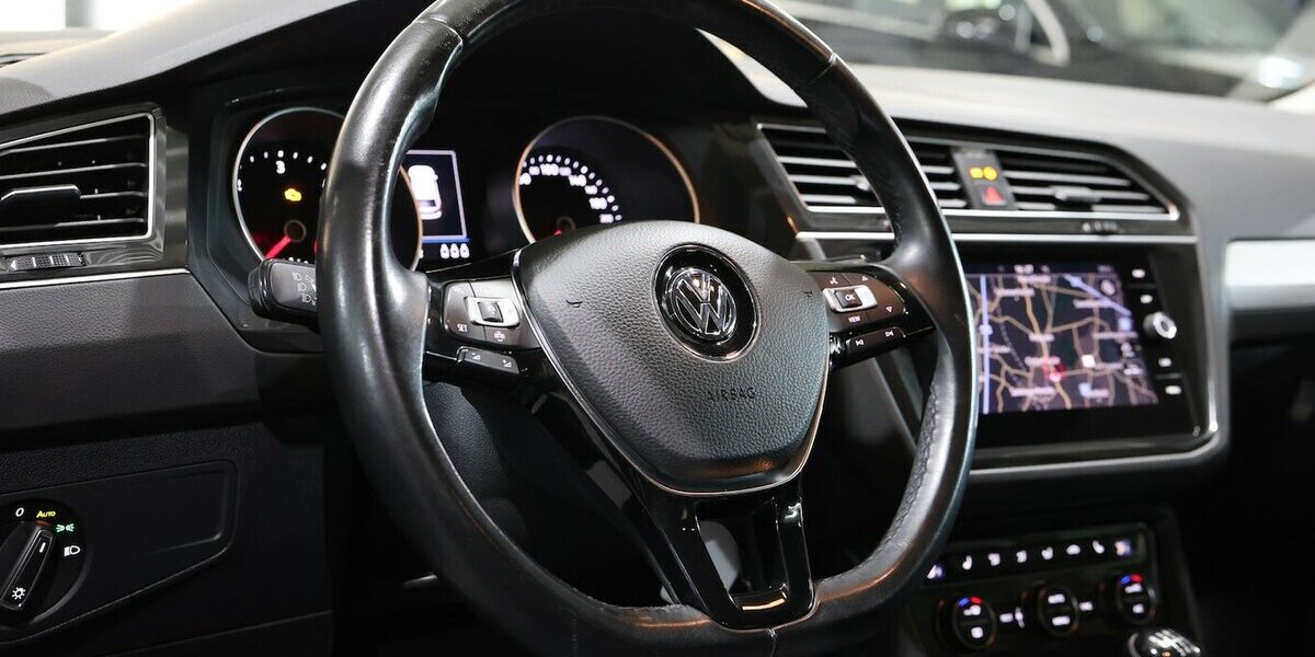 VW Tiguan 2.0 TDI Comfortline / LED, ACC+LANE, NAVI 125.000 km 19.555 &euro; Hamm 59077