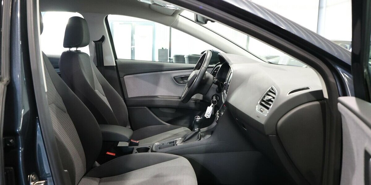 Seat Leon 1.6 TDI STYLE / NAVI-PLUS+APPLE+ANDROID 111.000 km 13.331 &euro; Hamm 59077