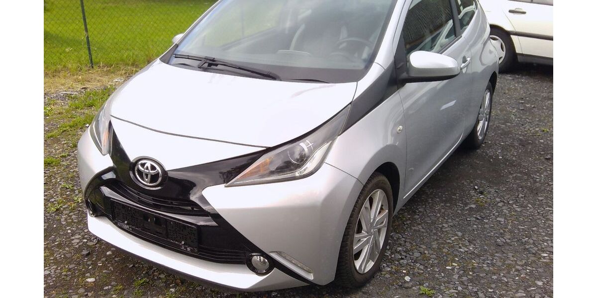 Toyota Aygo (X) 74.000 km 5.490 &euro; Warendorf 48231