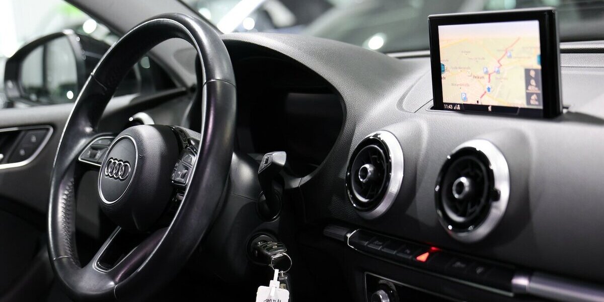 Audi A3 LIMOUSINE 1.4 TFSI BUSINESS / VIRTUAL-COCKPIT 119.000 km 15.993 &euro; Hamm 59077