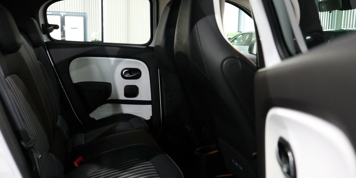 Renault Twingo TECHNO ELECTRIC SPURHALTE, LEDER, KAMERA 10.000 km 13.777 &euro; Hamm 59077