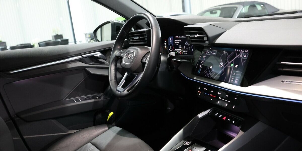 Audi A3 LIMOUSINE 30 TFSI S-LINE MATRIX, VOLL-LEDER 60.000 km 25.333 &euro; Hamm 59077