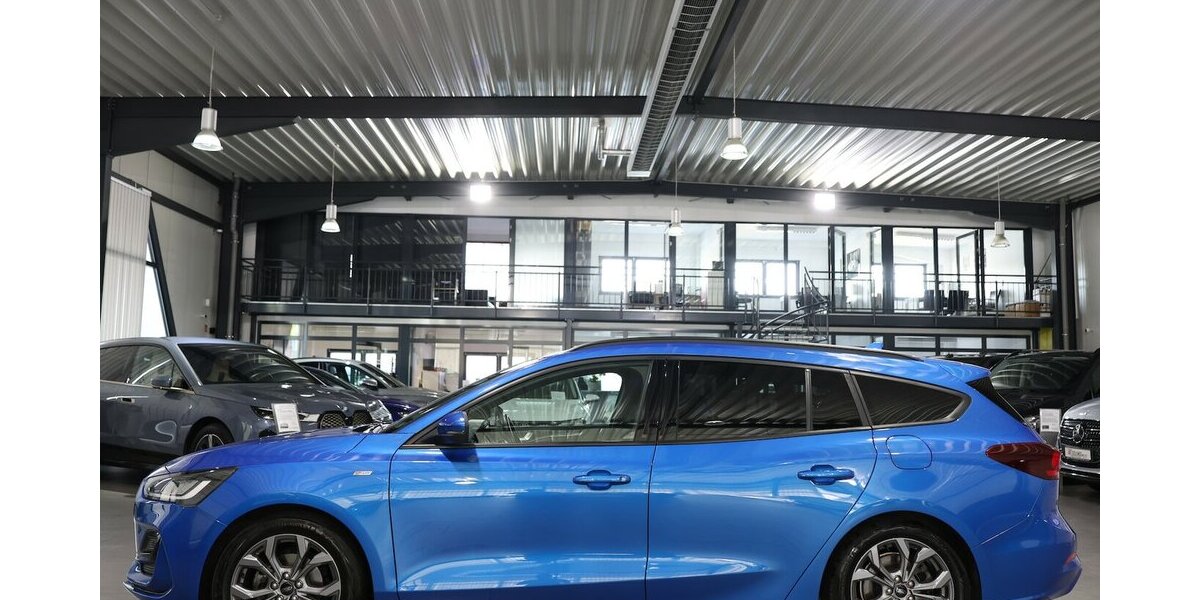 Ford Focus Tunier 1.5 EB ST-LINE X SPORT BLUE & BLACK 100.000 km 16.444 &euro; Hamm 59077