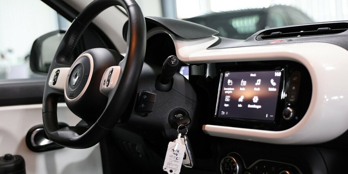 Renault Twingo INTENS ELECTRIC SPURHALTE, LEDER, KAMERA 13.000 km 13.111 &euro; Hamm 59077
