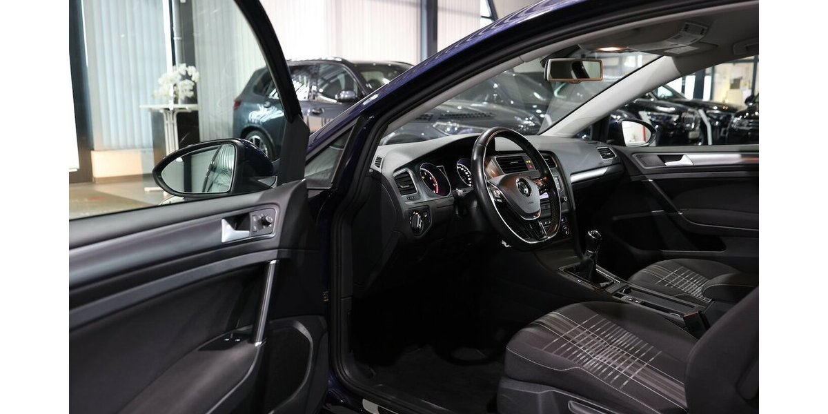 VW Golf VII 1.2 TSI LOUNGE 3-TÜRER / ERST 55.000-KM 55.000 km 10.881 &euro; Hamm 59077