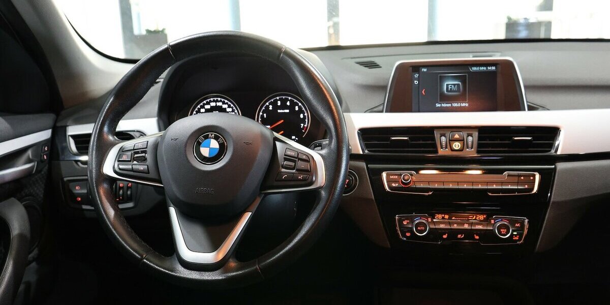 BMW X1 sDrive 18i Advantage WHITE / AUTOMATIK / 89.000 km 17.444 &euro; Hamm 59077