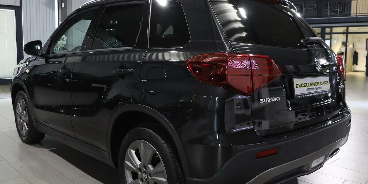 Suzuki Vitara 1.0 CLUB / NAVI+KAMERA, KLIMAAUTOMATIK 62.000 km 12.777 &euro; Hamm 59077