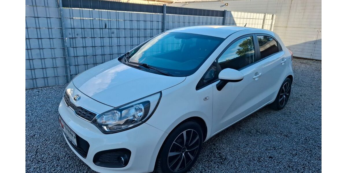 Kia Rio 144.000 km 5.490 &euro; Hamm 59067