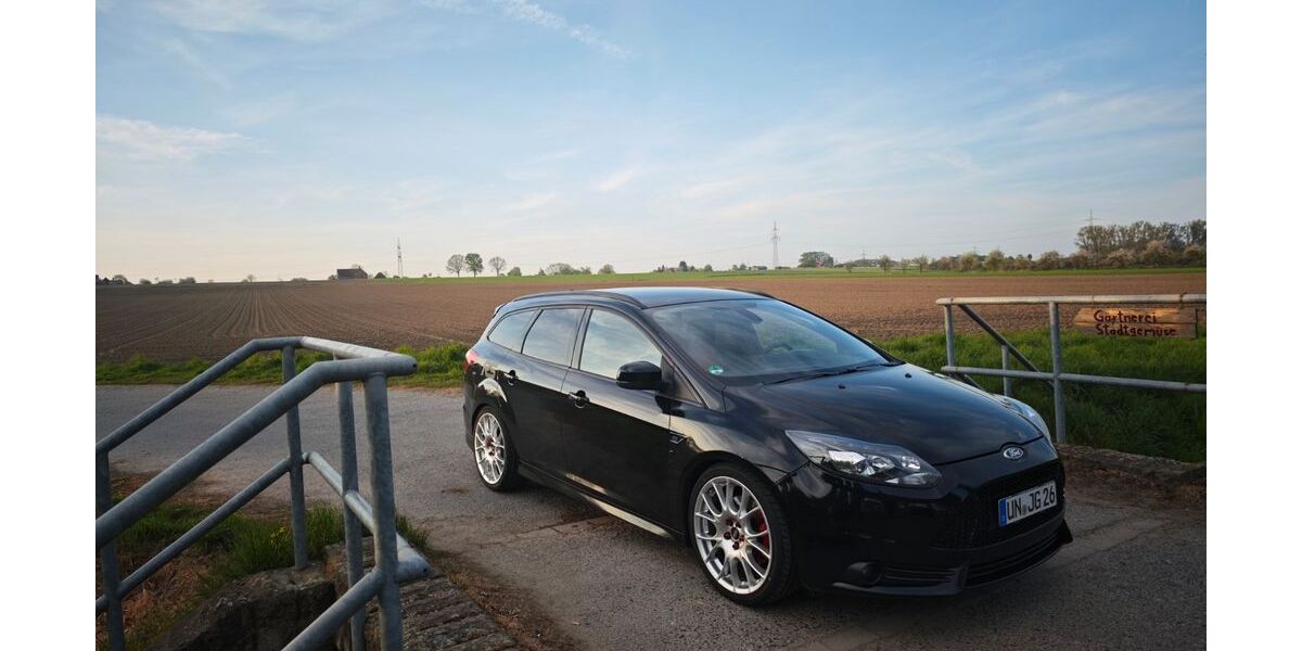 Ford Focus 171.000 km 11.500 &euro; Ahlen 59229