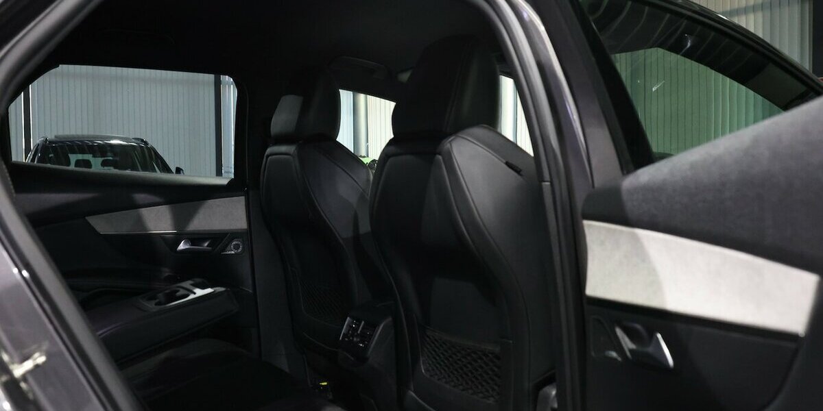 Peugeot 3008 2.0 BLUE-HDI 180 GT-LINE-SPORT / I-COCKPIT 138.000 km 17.991 &euro; Hamm 59077