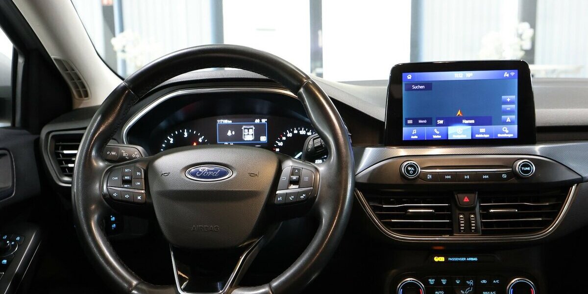 Ford Focus TUNIER 1.5 EB ACTIVE CROSS OVER / LED / 117.000 km 13.991 &euro; Hamm 59077