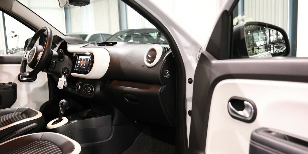 Renault Twingo INTENS ELECTRIC SPURHALTE, LEDER, KAMERA 13.000 km 13.111 &euro; Hamm 59077