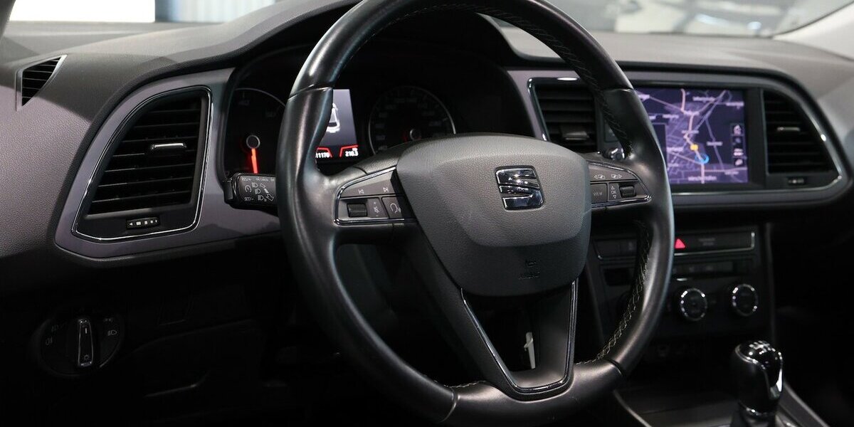Seat Leon 1.6 TDI STYLE / NAVI-PLUS+APPLE+ANDROID 111.000 km 13.331 &euro; Hamm 59077