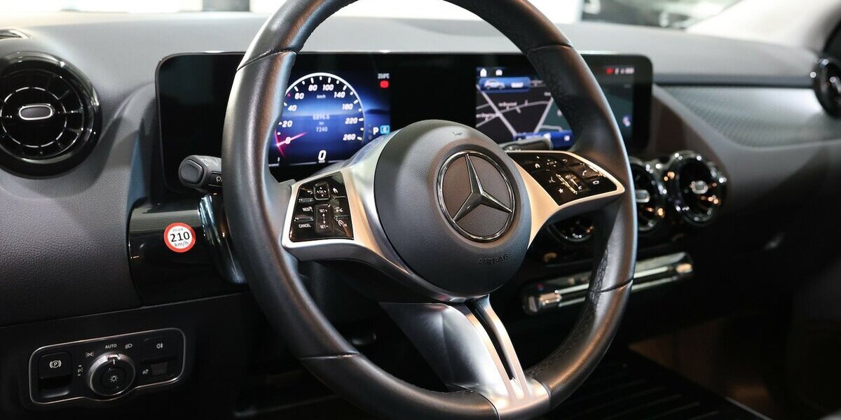 Mercedes-Benz GLA 180 ADVANCED SPORT / LEDER, LED, WIDESCREEN 7.000 km 32.888 &euro; Hamm 59077