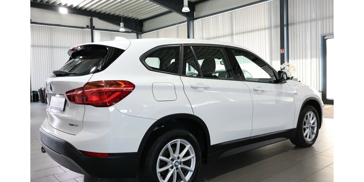 BMW X1 sDrive 18i Advantage WHITE / AUTOMATIK / 89.000 km 17.444 &euro; Hamm 59077