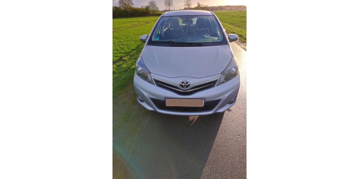 Toyota Yaris 171.000 km 5.199 &euro; Rheda-Wiedenbrück 33378