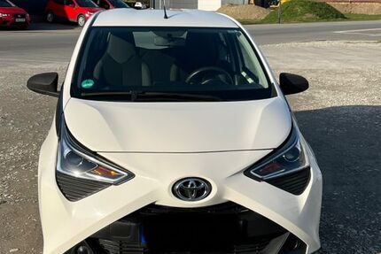 Toyota Aygo (X) 34.288 km 9.200 &euro; Lippetal 59510