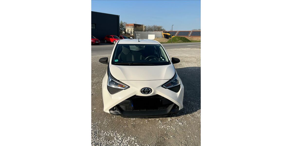 Toyota Aygo (X) 34.288 km 9.700 &euro; Lippetal 59510