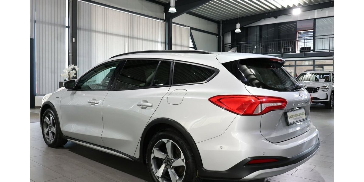 Ford Focus TUNIER 1.5 EB ACTIVE CROSS OVER / LED / 117.000 km 13.991 &euro; Hamm 59077