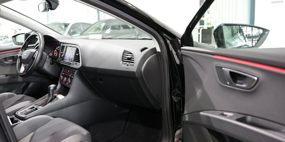 Seat Leon 1.5 TSI DSG XCELLENCE SPORT / LED / LEDER 116.000 km 15.444 &euro; Hamm 59077