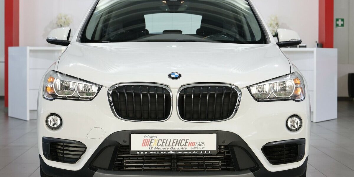 BMW X1 sDrive 18i Advantage WHITE / AUTOMATIK / 89.000 km 17.444 &euro; Hamm 59077