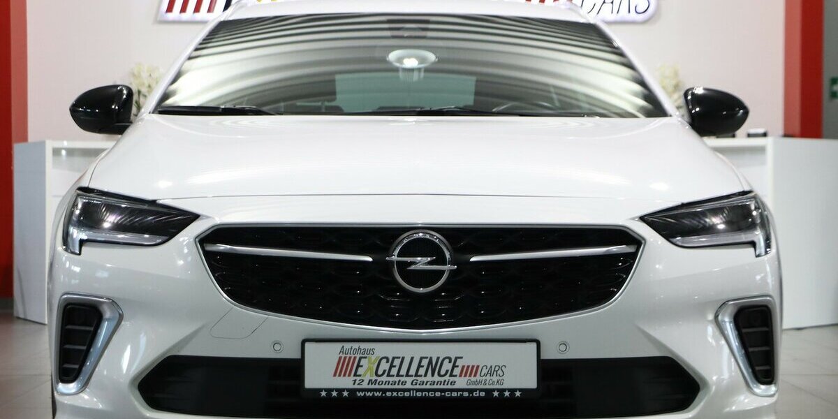 Opel Insignia 2.0 ST 4x4 OPC-LINE GSI WHITE / VC+HUD 140.000 km 18.991 &euro; Hamm 59077