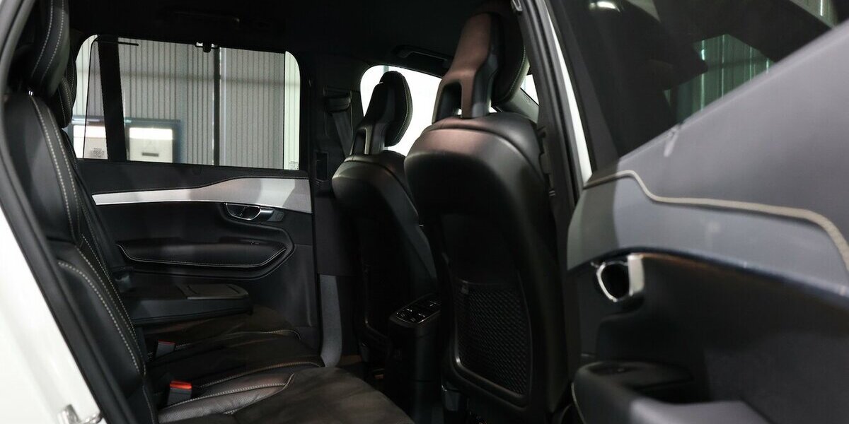 Volvo XC90 RECHARGE P-HEV AWD R-DESIGN SPORT 7-SITZER 137.000 km 36.991 &euro; Hamm 59077