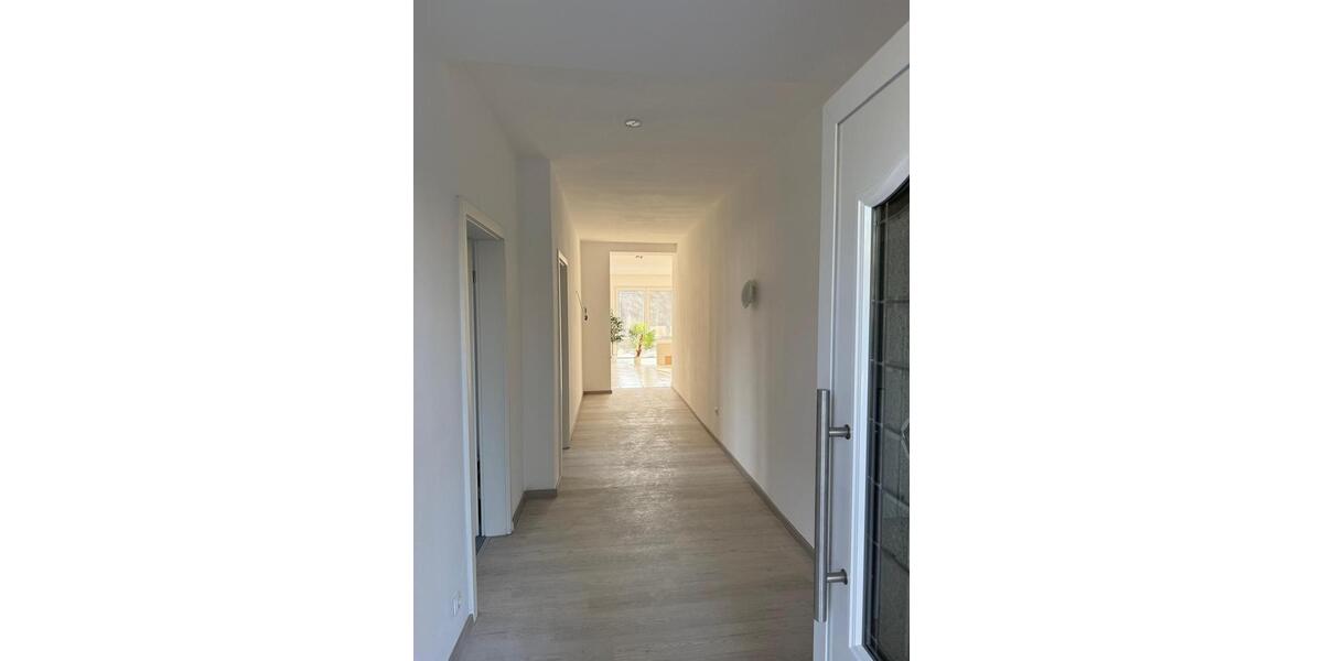 Doppelhaushälfte Soest - 6 Zimmer, 200 m&sup2;, 2.400&euro; | Angebot:25857396