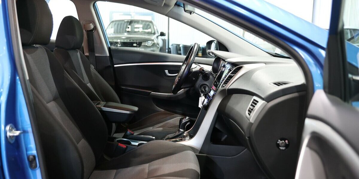 Hyundai i30 1.6 T-GDI STYLE / AUTOMATIK / NAVI+KAMERA 78.000 km 13.777 &euro; Hamm 59077