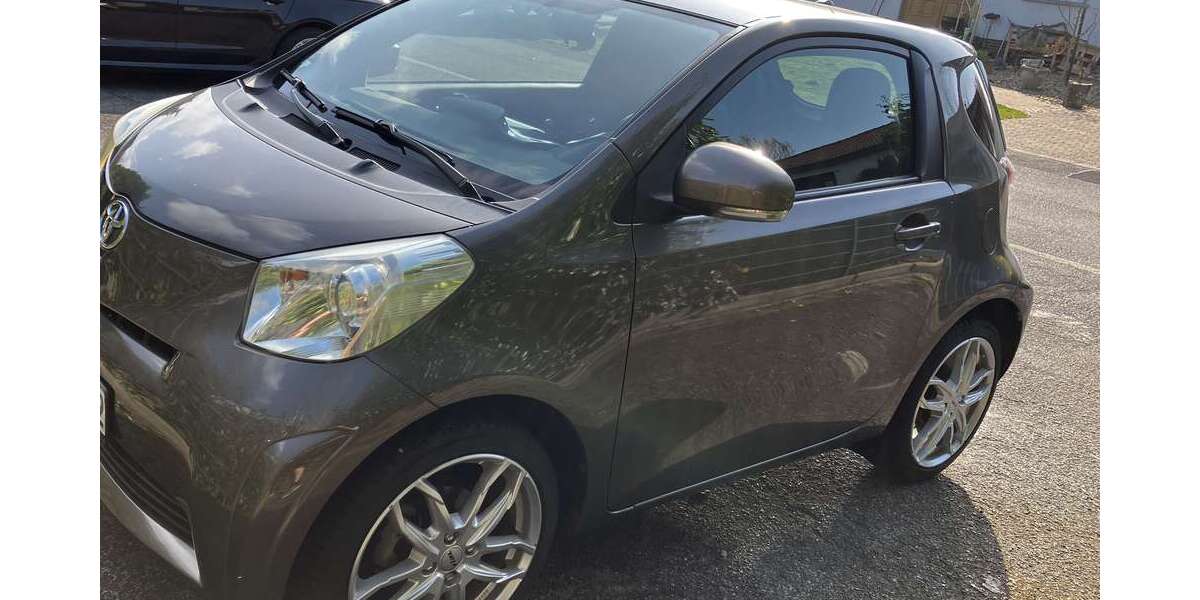 Toyota iQ 57.000 km 6.500 &euro; Kamen 59174