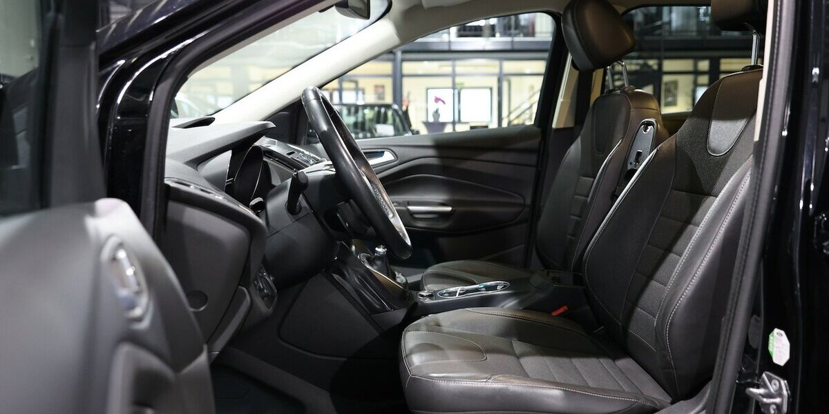 Ford Kuga 2.0 TDCI 4x4 TITANIUM / LEDER / NAVI+ 90.000 km 12.333 &euro; Hamm 59077