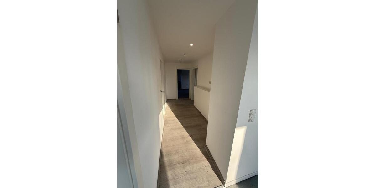 Doppelhaushälfte Soest - 6 Zimmer, 200 m&sup2;, 2.200&euro; | Angebot:25857396