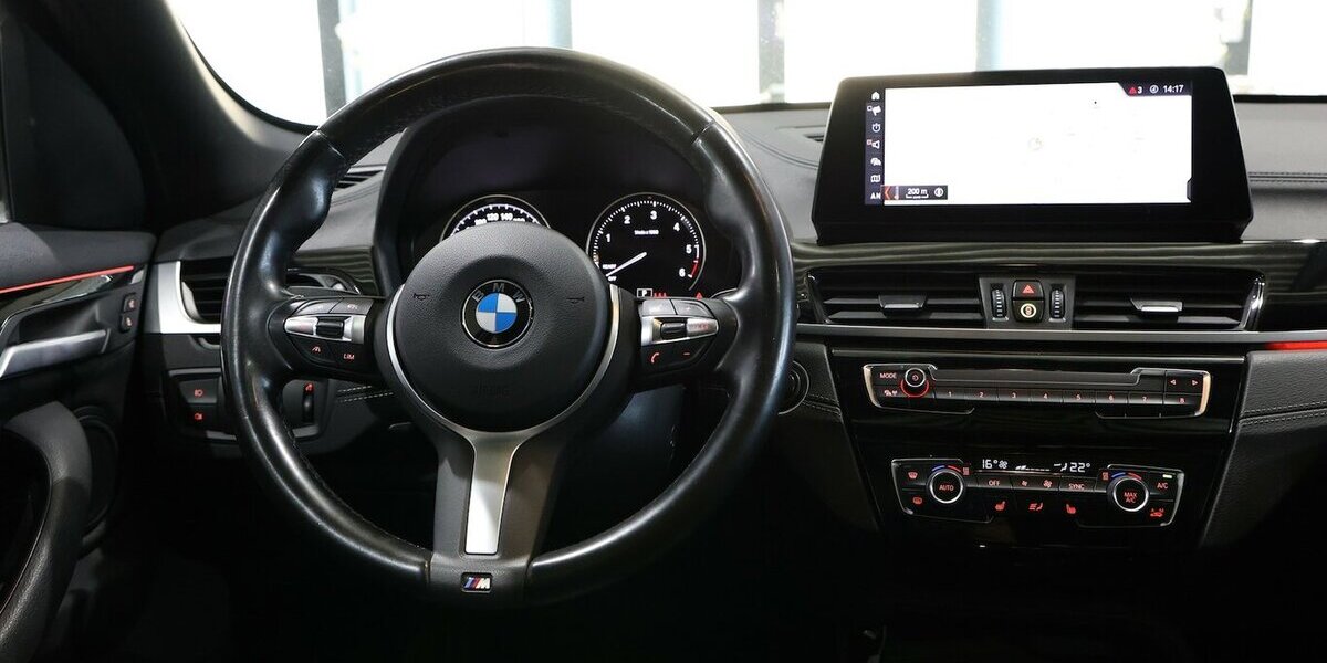 BMW X1 xDrive 20d M-SPORT SHADOW PANORAMA, LED 113.000 km 28.444 &euro; Hamm 59077