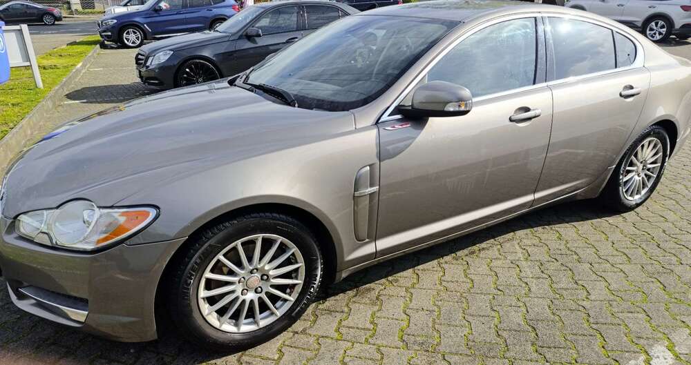 Jaguar XF 192.000 km 6.300 &euro; Königsborn (Unna) 59425
