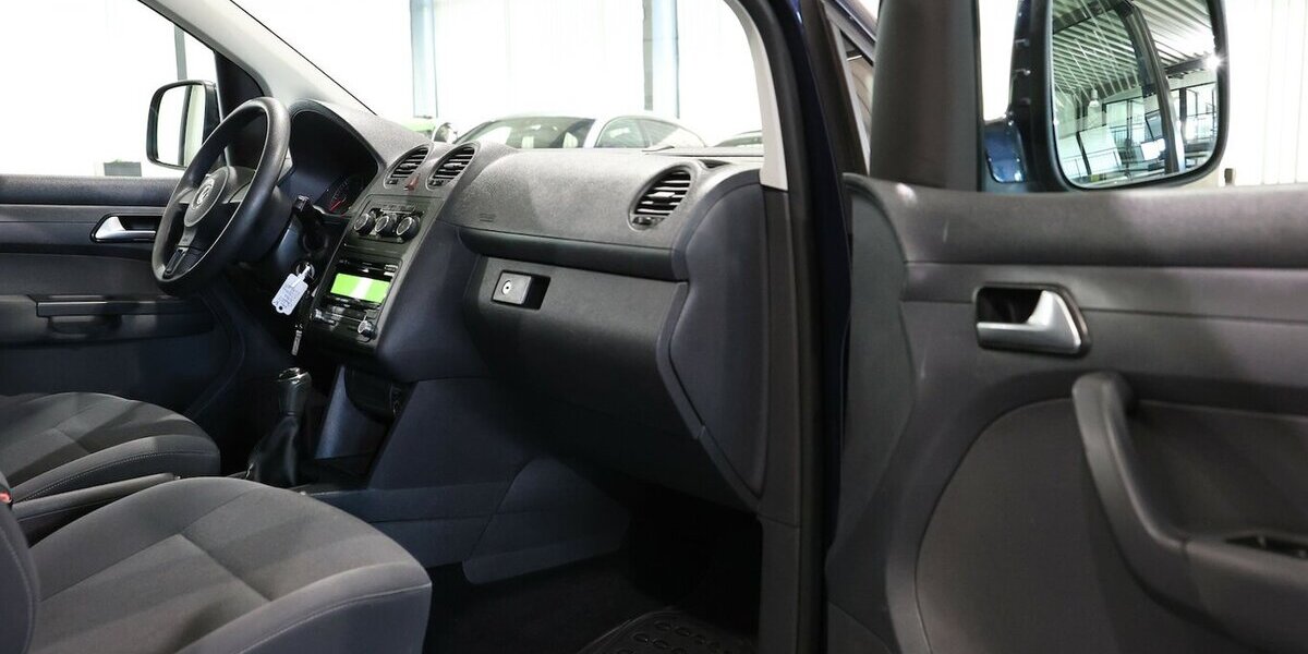 VW Caddy Kombi 1.6 TDI / 5-SITZER / -OPTIK / AHK 128.000 km 13.444 &euro; Hamm 59077