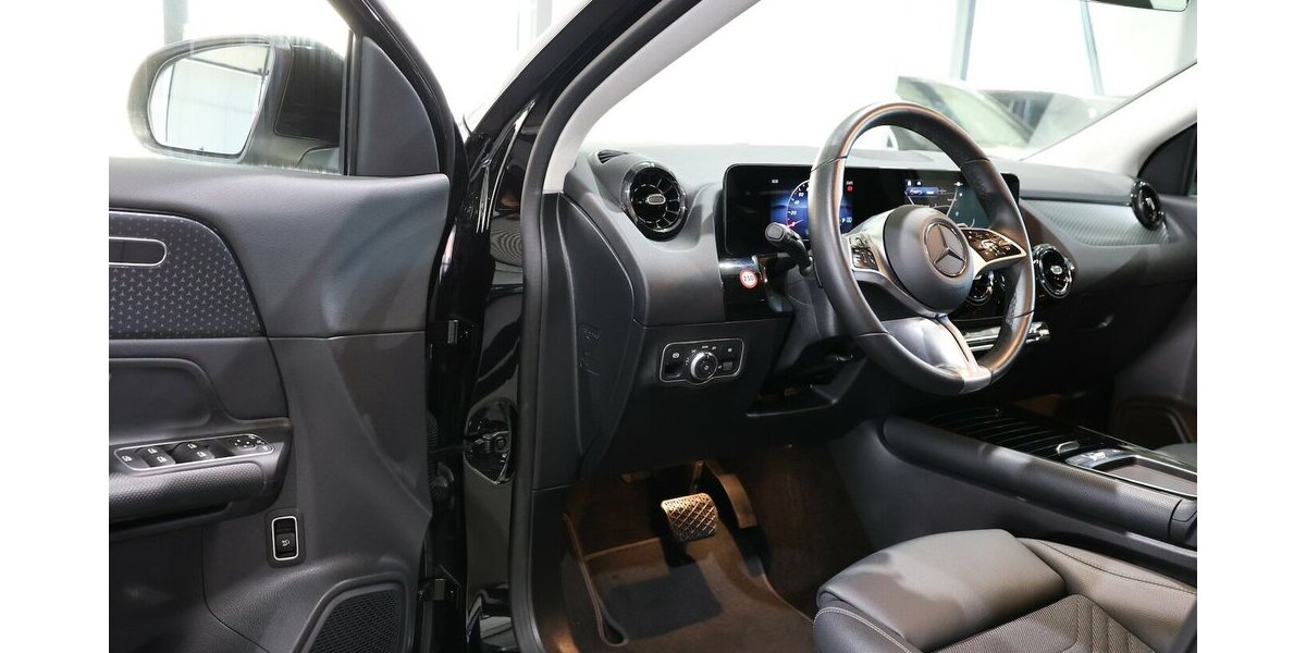 Mercedes-Benz GLA 180 ADVANCED SPORT / LEDER, LED, WIDESCREEN 7.000 km 32.888 &euro; Hamm 59077