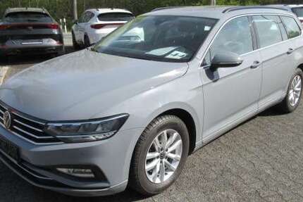VW Passat Variant Business 2.0 TDI DSG NAVI AHK KAMER 88.899 km 21.488 &euro; Bergkamen 59192