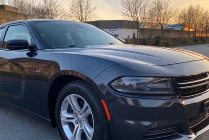 Dodge Charger 47.000 km 17.999 &euro; Hamm 59077