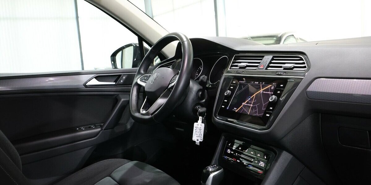 VW Tiguan 2.0 TDI DSG 4M IQ LIFE LED, HEAD-UP, NAVI 105.000 km 23.111 &euro; Hamm 59077
