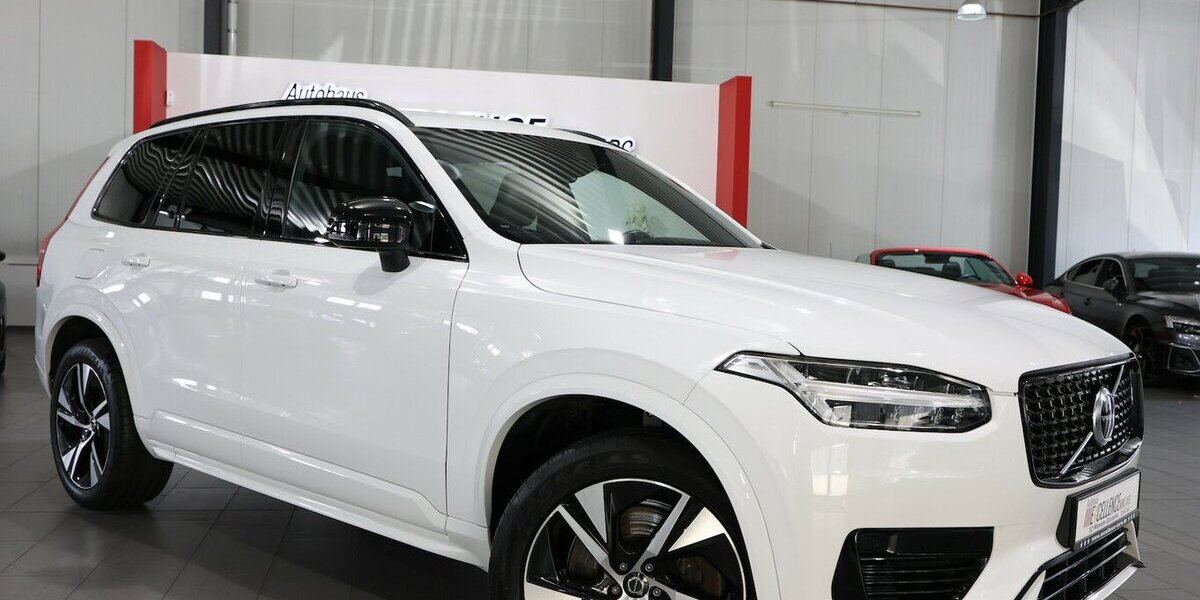 Volvo XC90 RECHARGE P-HEV AWD R-DESIGN SPORT 7-SITZER 137.000 km 36.991 &euro; Hamm 59077