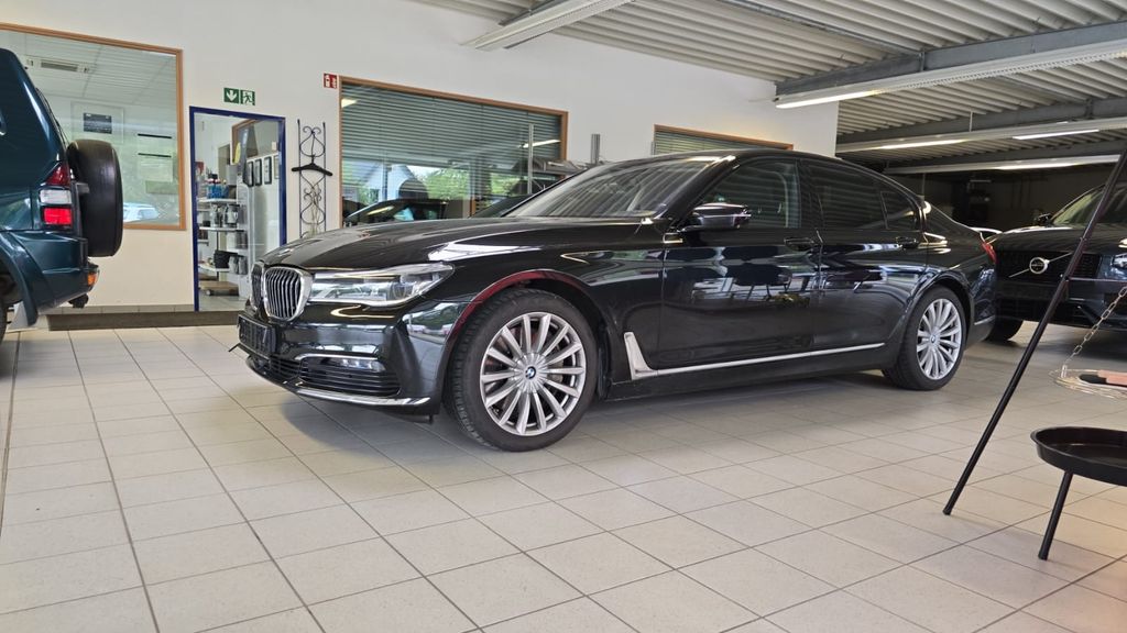 BMW 750 98.677 km 44.900 &euro; Lippetal 59510