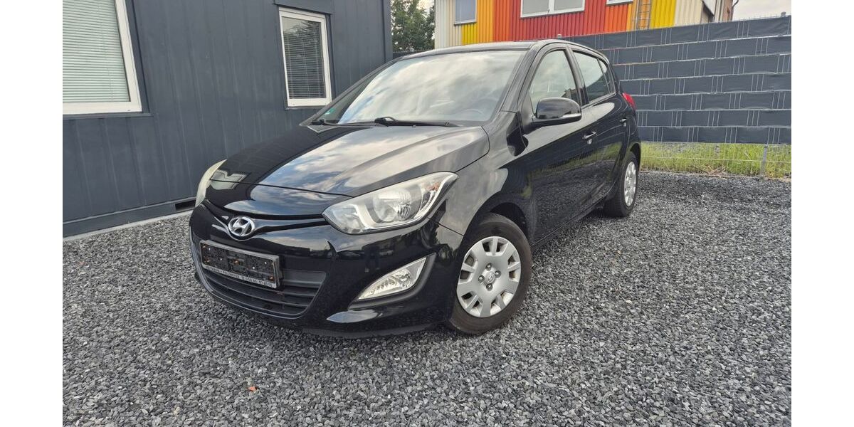 Hyundai i20 91.000 km 5.490 &euro; Hamm 59067