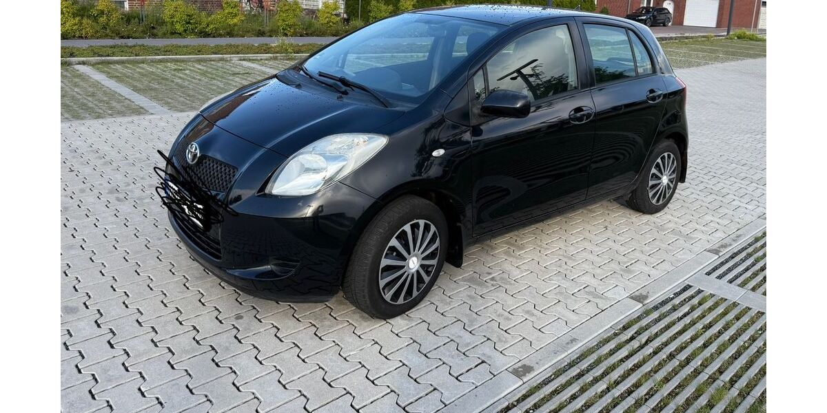 Toyota Yaris 171.780 km 3.250 &euro; Hamm 59065