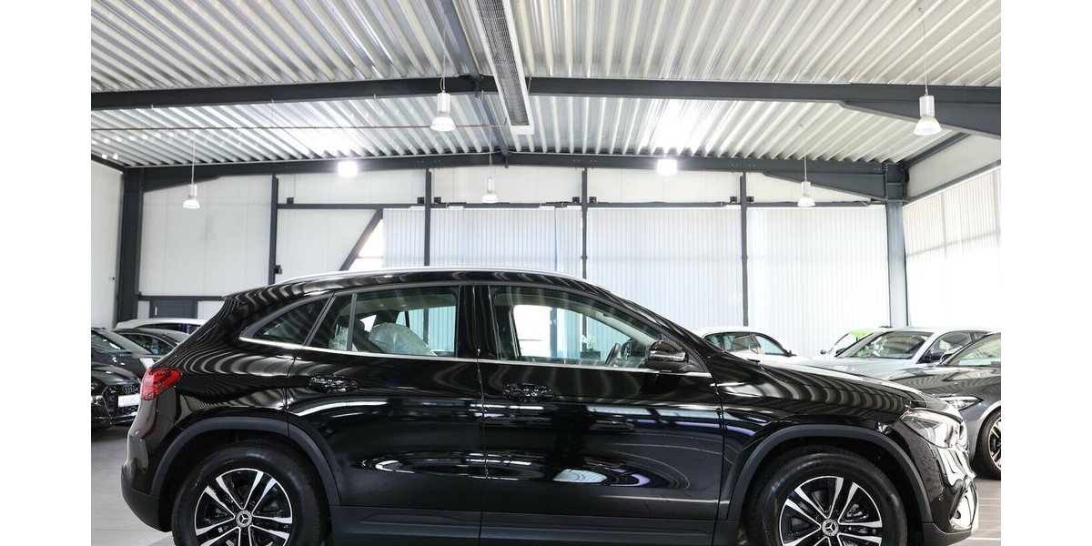 Mercedes-Benz GLA 180 ADVANCED SPORT / LEDER, LED, WIDESCREEN 7.000 km 32.888 &euro; Hamm 59077