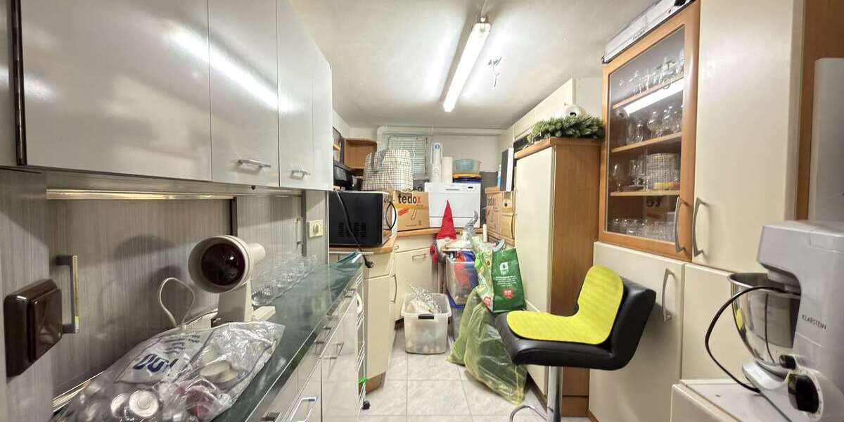 Modernisiertes Reihenhaus mit Wellnessbad, Gäste-WC, Keller & 248 m² Grundstück - Reihenmittelhaus Bönen | Angebot:26613170