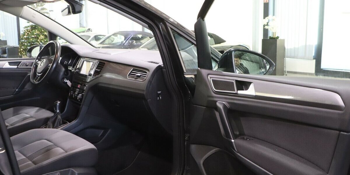 VW Golf Sportsvan 1.4 TSI ALLSTAR / XENON, NAVI-DM 119.000 km 12.111 &euro; Hamm 59077