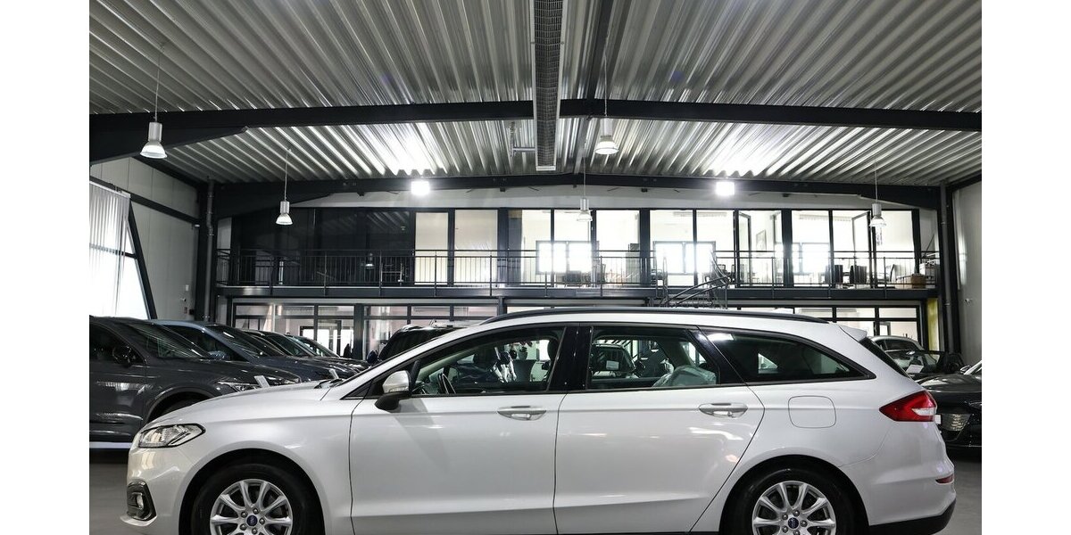 Ford Mondeo Tunier 2.0 EB / LED / NAVI+KAMERA / AHK 124.000 km 14.991 &euro; Hamm 59077