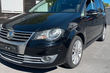 VW Touran 185.100 km 7.490 &euro; Rheda-Wiedenbrück 33378