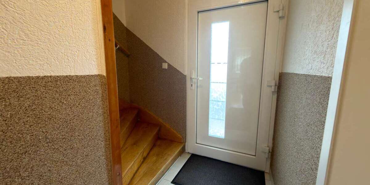 Bezugsfreie Reihenhaushälfte mit Vollausstattung, moderner Küche, Jacuzzi, Fitnessraum & Garten - Reihenmittelhaus Bönen | Angebot:26763156